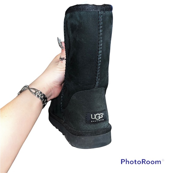 Black UGG Classic II Short - Picture 5 of 7